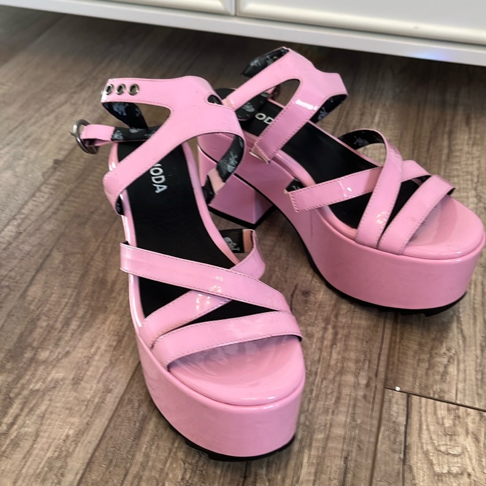Lamoda pink patented leather platform sandals Size 7 New with Tags